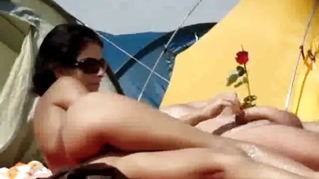 الإباحية بدون تسجيل أحمر الرأس ظبر عربي يحب أن يمارس الجنس